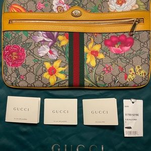 Gucci GC Flora Clutch - Never Used